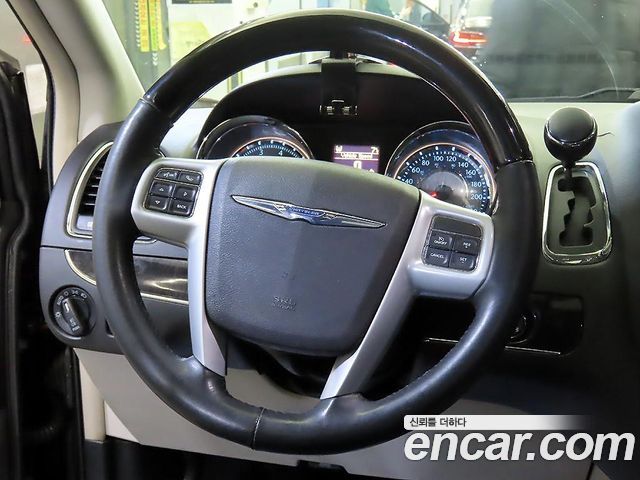 Chrysler Grand Voyager — interior
