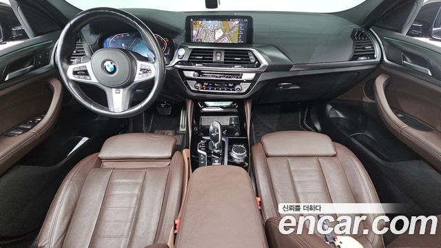 BMW X4 — interior
