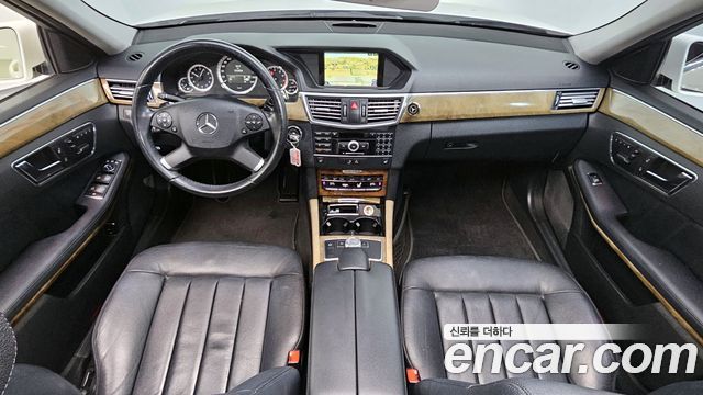 Mercedes-Benz E-Class — interior
