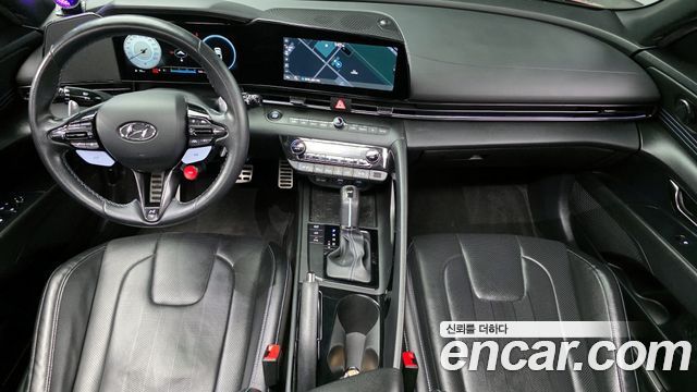 Hyundai Avante — interior
