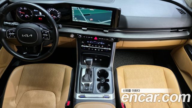 Kia Carnival — interior