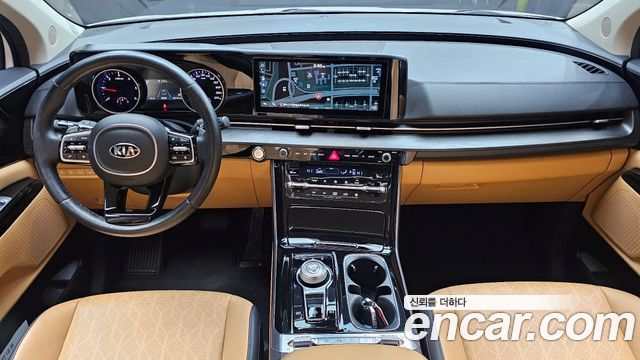 Kia Carnival — interior