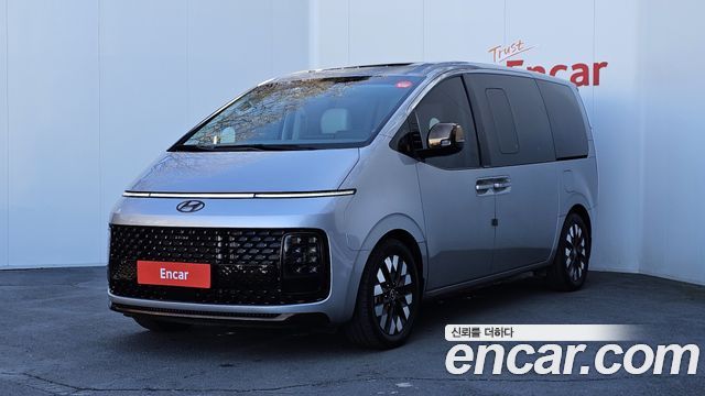 Hyundai Staria