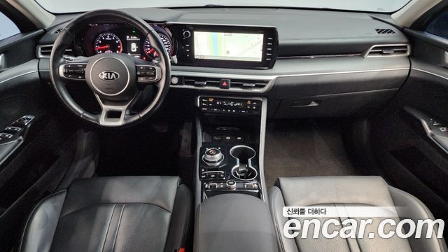 Kia K5 — interior