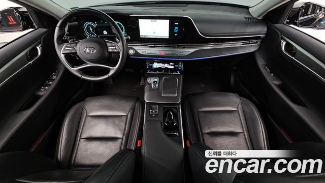 Hyundai Grandeur — interior