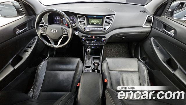Hyundai Tucson — interior