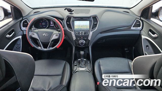 Hyundai Santa Fe — interior