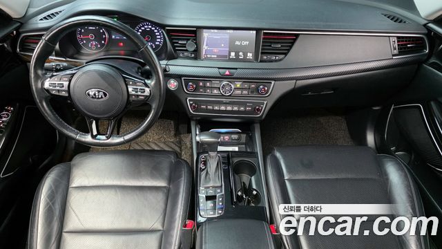 Kia K7 — interior