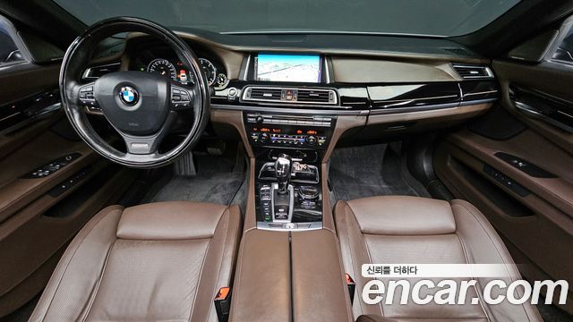 BMW 7 Series — interior