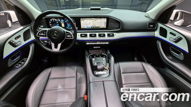Mercedes-Benz GLE-Class — interior