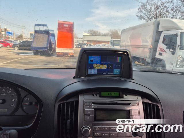 Hyundai Starex — interior