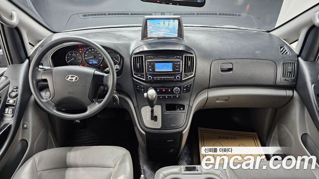 Hyundai Starex — interior