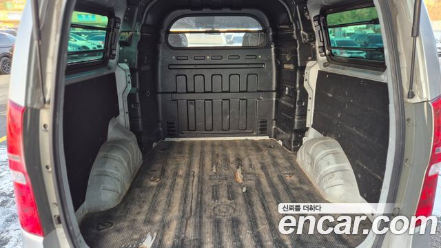 Hyundai Starex — interior
