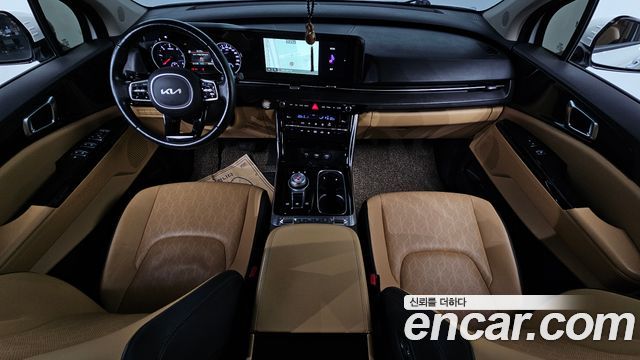 Kia Carnival — interior