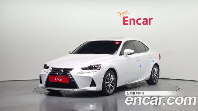 Lexus IS — exterior