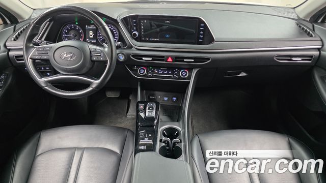 Hyundai Sonata — interior