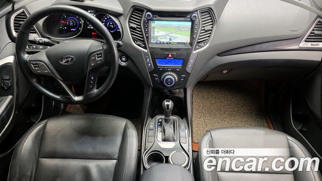 Hyundai Santa Fe — interior