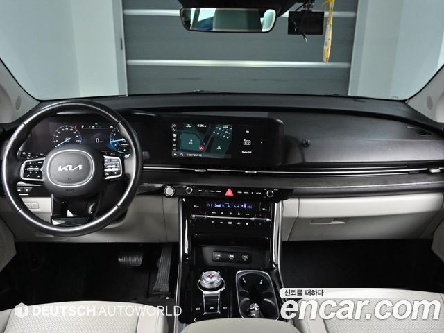 Kia Carnival — interior