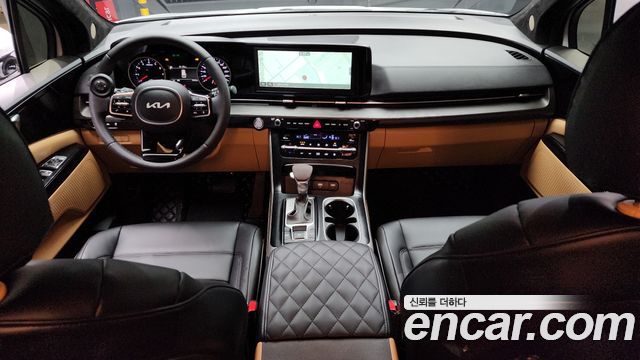 Kia Carnival — interior