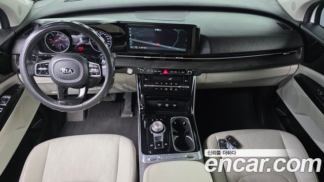 Kia Carnival — interior