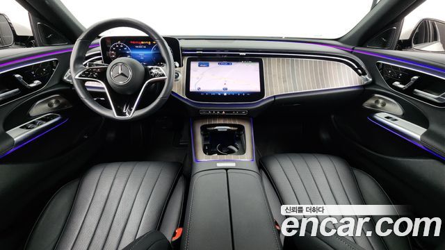 Mercedes-Benz E-Class — interior