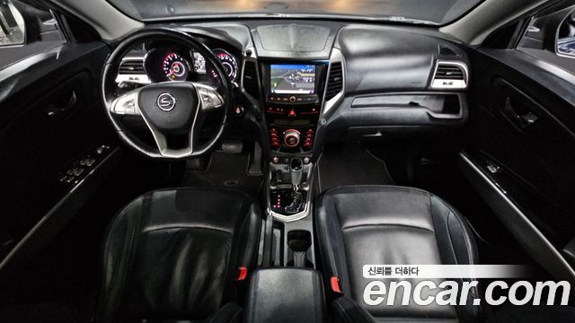 KG Mobility Tivoli — interior