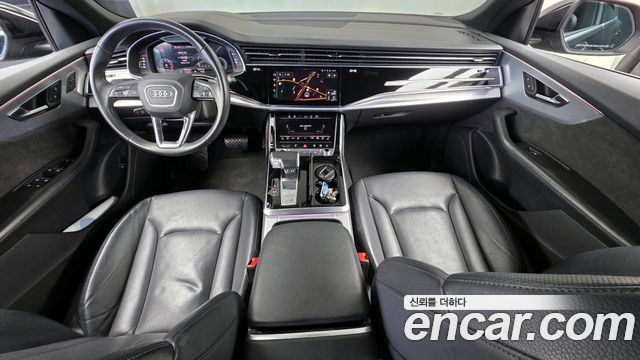Audi Q8 — interior