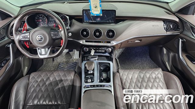 Kia Stinger — interior