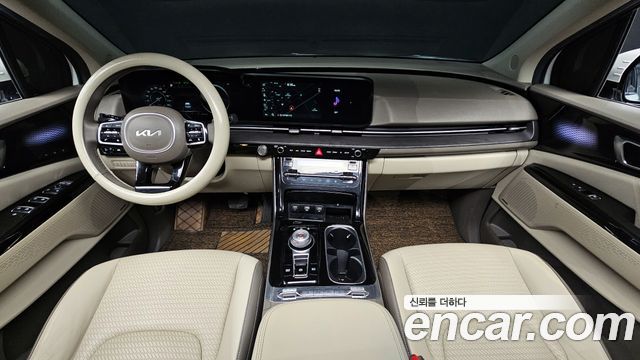 Kia Carnival — interior