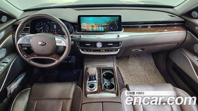 Kia K9 — interior