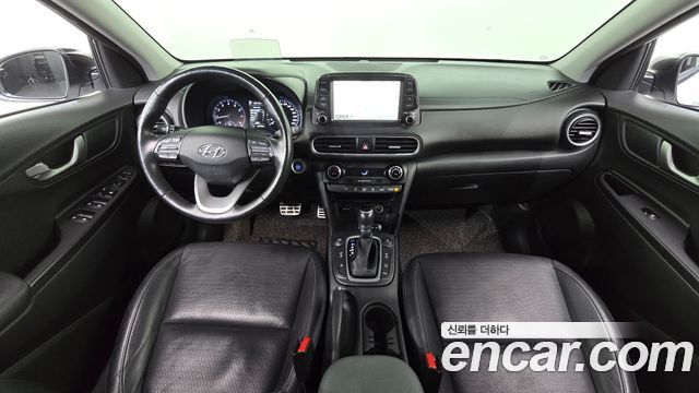 Hyundai Kona — interior