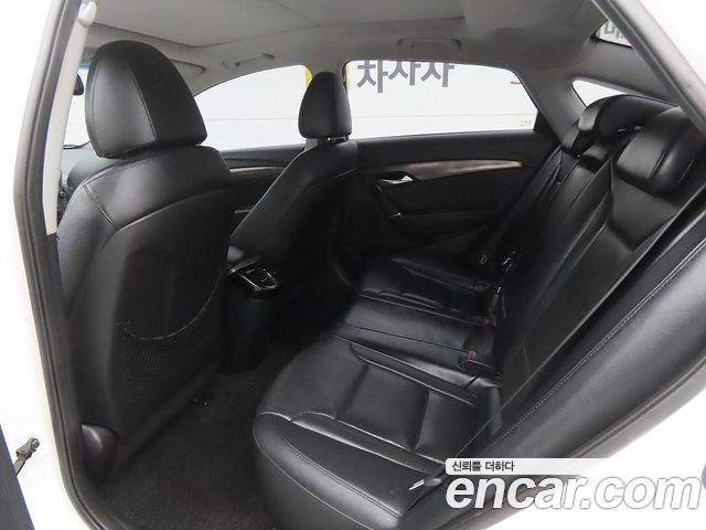 Hyundai i40 — interior