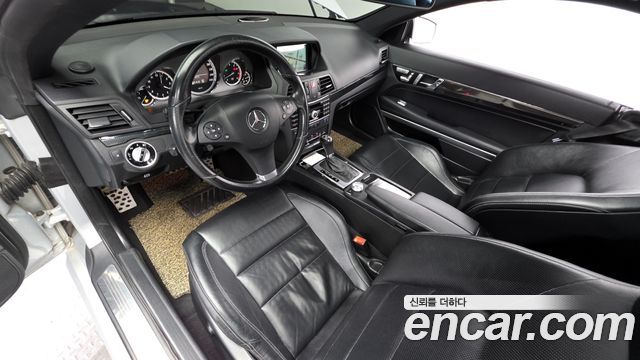 Mercedes-Benz E-Class — interior