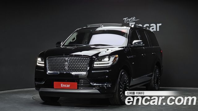 Lincoln Navigator — exterior