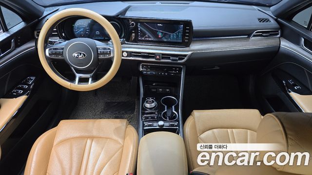 Kia K5 — interior