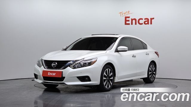 Nissan Altima — exterior