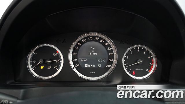 Mercedes-Benz C-Class — interior