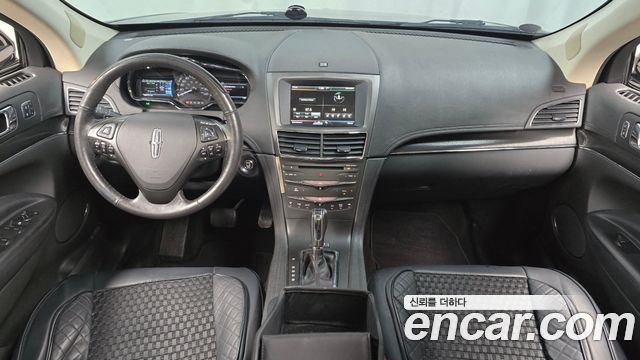 Lincoln MKT — interior