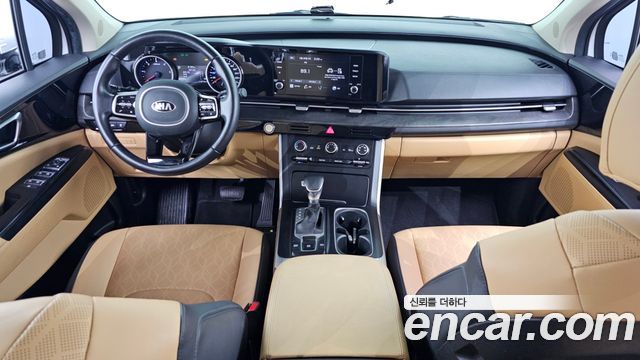 Kia Carnival — interior
