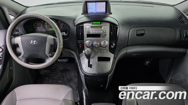 Hyundai Starex — interior