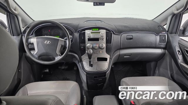 Hyundai Starex — interior