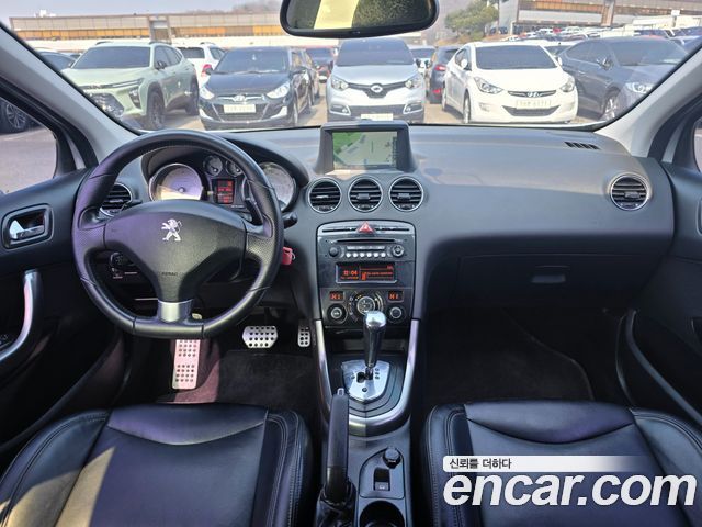 Peugeot 308 — interior