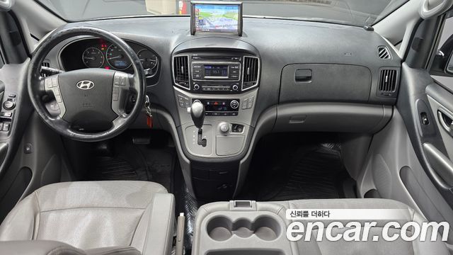 Hyundai Starex — interior