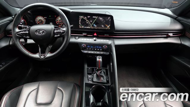 Hyundai Avante — interior