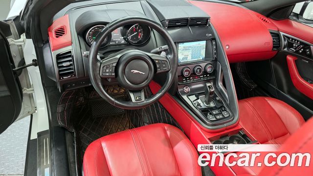 Jaguar F-Type — interior