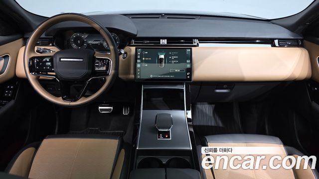 Land Rover Range Rover Velar — interior