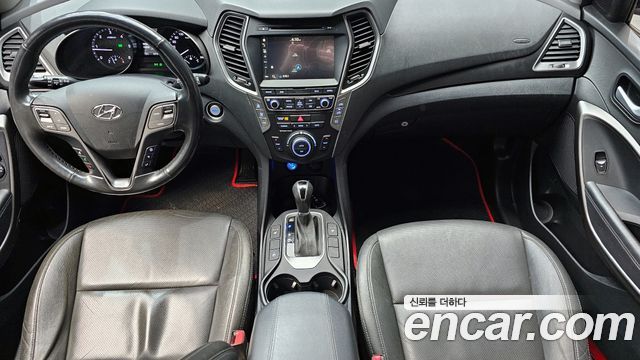Hyundai Santa Fe — interior