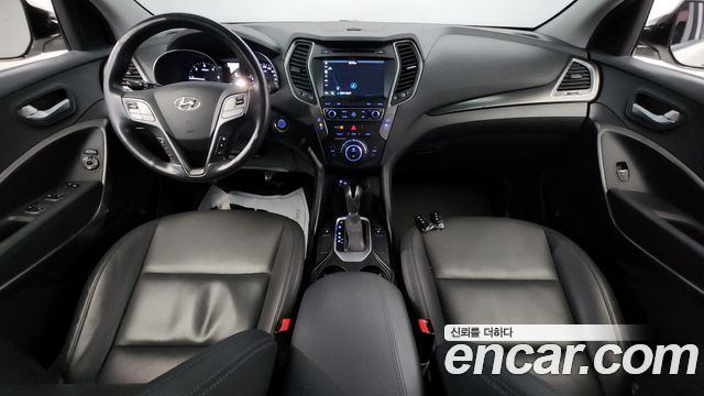 Hyundai Santa Fe — interior