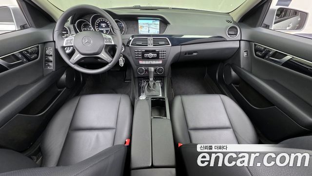 Mercedes-Benz C-Class — interior
