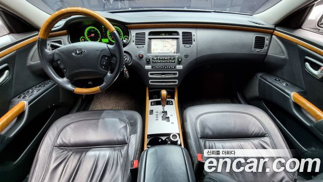Hyundai Grandeur — interior